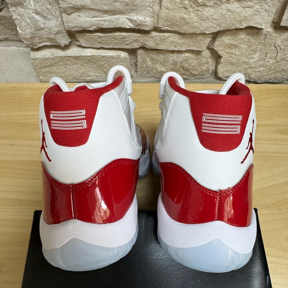 EUC Air Jordan 11 Retro Varsity Red/Cherry Men Size 8.5 - Picture 10 of 13